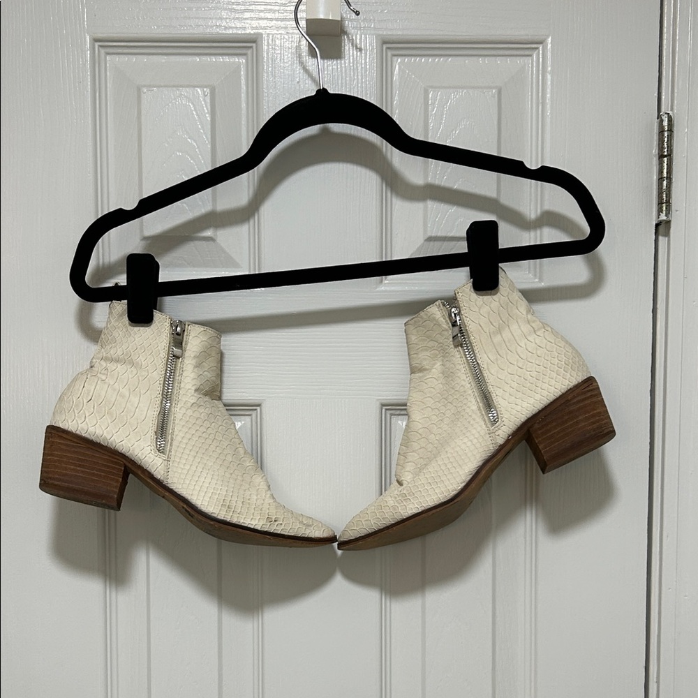 Catherine Malandrino Cream Textured Ankle Booties with Side Zip